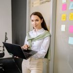 Топ сервисов нейросетей для презентаций 2025 года